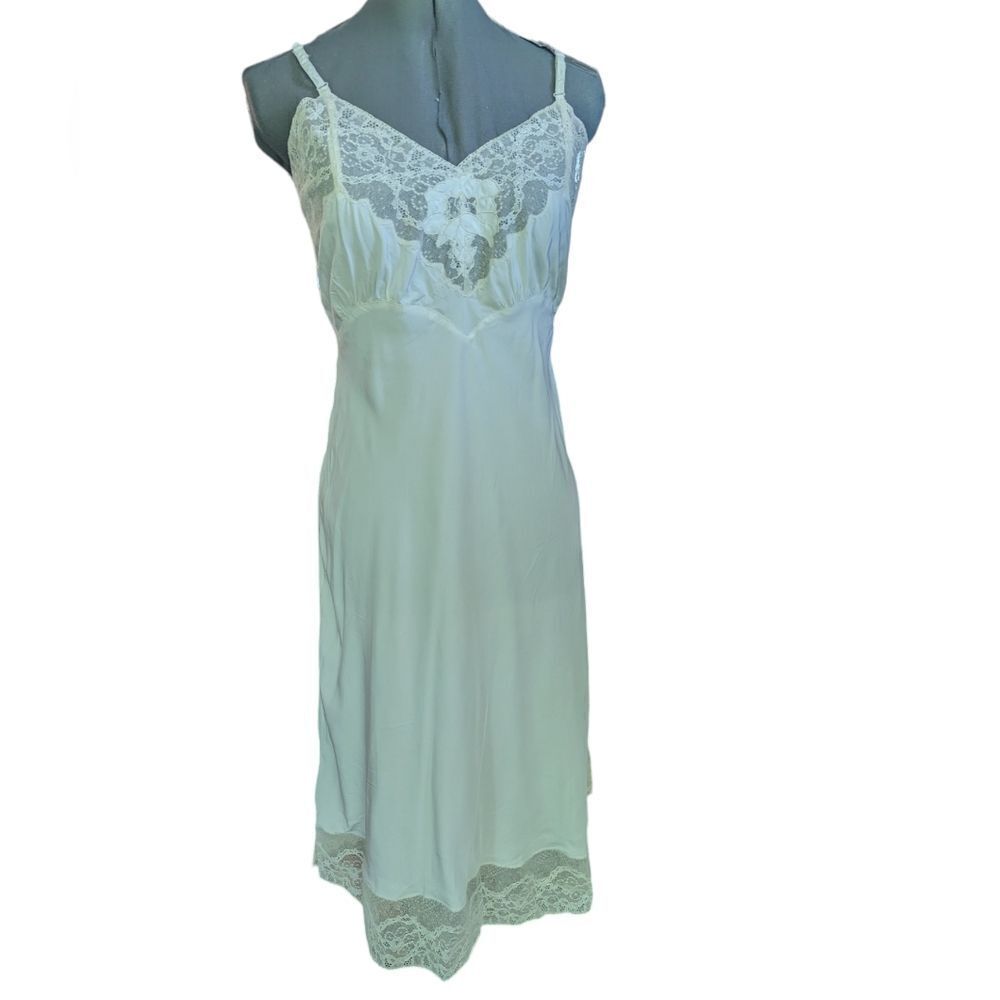 vintage‎ women's 60s white  nylon gown slip with lace details Wedding - Picture 1 of 11